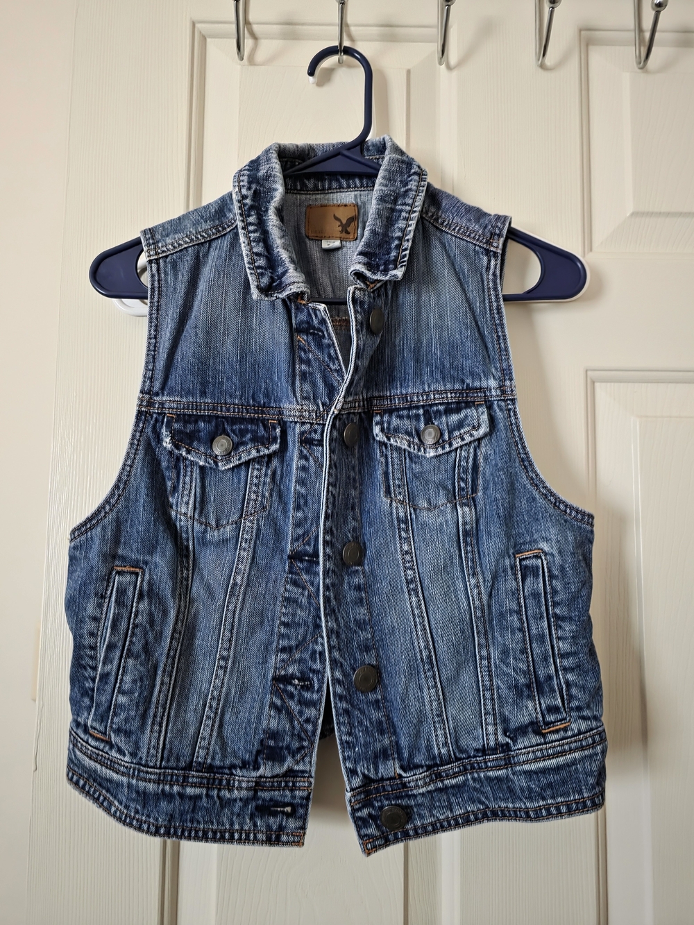 American Eagle Outfitters Blue Denim Sleeveless Jean Jacket Vest